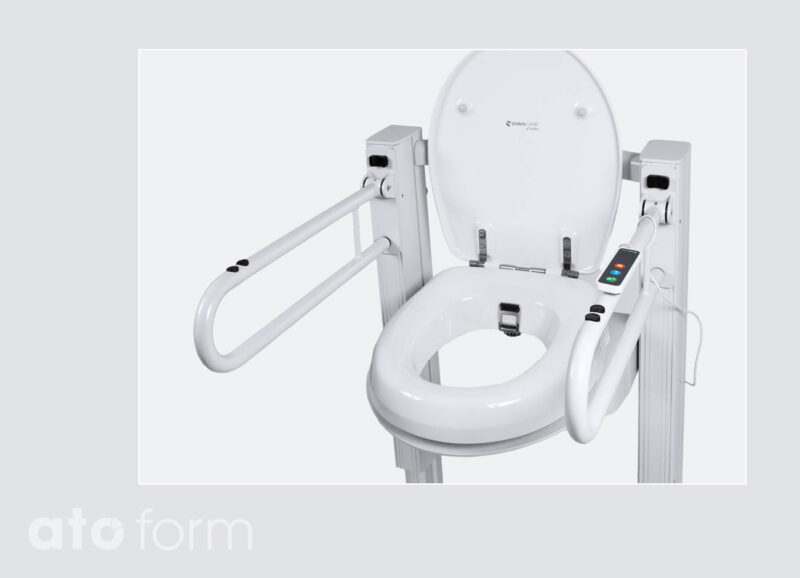 Liftolet mit Bodenplatte (Zubehör) und optional erhältlichen Pressalit-Stützklappgriffen