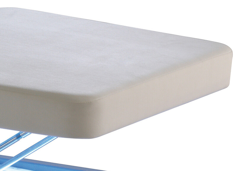 Kunstleder, Kanten mit Einfassband Therapieliegen - Ausstattung Seitengitter